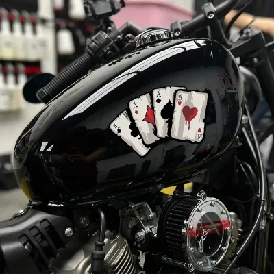 Poker Spades A Pattern decals มอเตอร์ไซค์วิบากถังน้ำมันคาเฟ่ RACER สติกเกอร์ตกแต่งร่างกายตลกหน้าต่างรถยนต์การเล่น