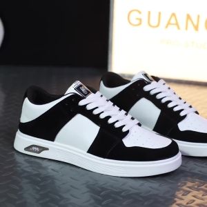 Sepatu Nyaman & Keren untuk Pria: Sneakers, Sekolah, Kuliah, Lari, & Outdoor