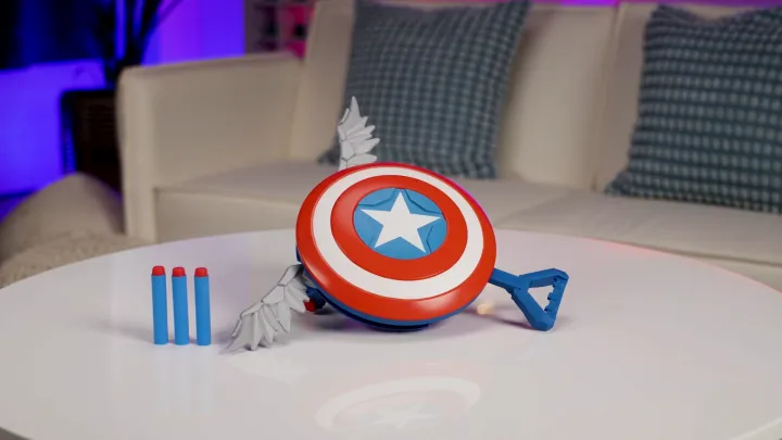 Marvel NERF Flügelschild Blaster Captain America Brave New World