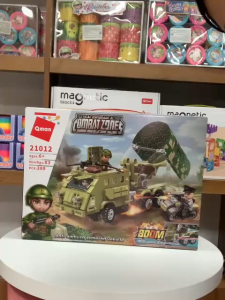 Bộ đồ chơi xếp hình mô hình Xe bọc thép chống bạo động 21012 - QMAN