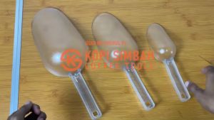 Scoop Es Batu Kopi Tepung Plastik Tebal Serokan Ice Spoon Sendok Skop Takar Biji Kopi Serbaguna