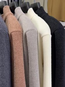 Áo Len Nam Mùa Đông Chất Liệu Nhung Cao Cấp Cổ Đứng Có Khóa Kéo Thêu Họa Tiết Ấm Áp Phong Cách Thường Ngày Thiết Kế Thời Thượng Thương Hiệu Cao Cấp Paul.