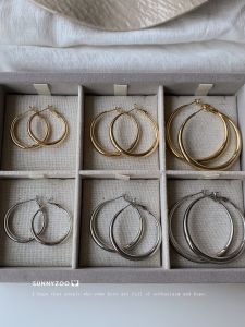 SUNNYZOO Classic Simple Large Circle Earrings Vintage Commuting Ear Decorations for Women in Alloy Silver Gold Plated Geometric Pattern