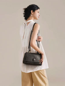 Elegantly Simple Leather Tote Bag in Wenge Wood Color for Commuting Womens Underarm Bag Luxury Sensation Non-repetitive Design