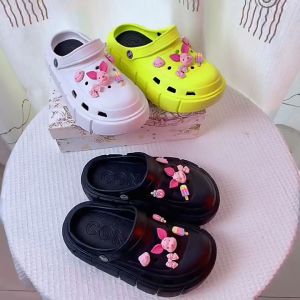 Lucky Cloud รองเท้าถ้า รองเท้าแตะ รองเท้าชายหาด สวม รองเท้าลาย การ์ตูนก้น มัฟฟิน