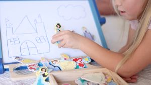 GM Kids (ของแท้ USA พร้อมส่ง 3 - 6 ขวบ) จิ๊กซอว์แม่เหล็ก 2 ภาพ 15 ชิ้น/ภาพ เจ้าหญิง Take Along Magnetic Jigsaw Puzzle Princess ( Melissa & Doug) MD0521