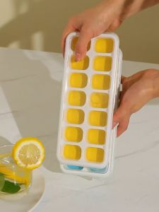 Khay làm đá Silicon size to có lắp đậy tiện dụng tránh mùi tủ lạnh