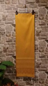 179.ผ้าฝ้าย ผ้าทอทั้งผืน ลายยกดอกเยาวเรศ สีเหลืองรวงผึ้ง