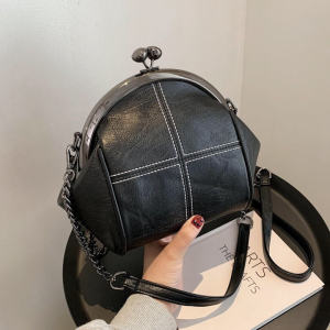 Fashionable Chain Strap Shell Shaped Small Crossbody Bag for Women Stylish Quality PU Leather Single Shoulder Satchel Bag