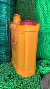 Bình xịt tưới cây hoa sen 16 lít