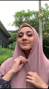 Hijab Segi Empat Zipper Instan Khimar Polos Premium - Warna Solid Elegan