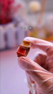 ช็อคโกแลต Fasimiyu 158g บาร์เรล ช็อคโกแลตแซนด์วิชทรงสี่เหลี่ยม กล่องขวัญ ขนมปีใหม่ รสชาติกลมกล่อม ซึ่งเป็น Chocolate ละลายในปากทันที