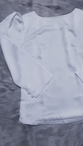 Áo nữ trắng tinh kiểu cổ oval tay phồng xinh xắn