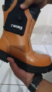 VELUV Sepatu Kulit / Sepatu Boot / Sepatu Safety Proyek Pria Ujung Besi King Twins