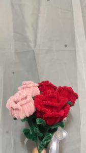 ดอกกุหลาบลวดกำมะหยี่ สีแดง ดอกใหญ่