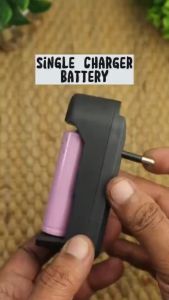 Charger Baterai 18650  Charger Batre Elektrik Spring Strip Slot - FR Gallery