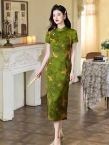 Chinese Vintage Green Short Sleeve Cheongsam