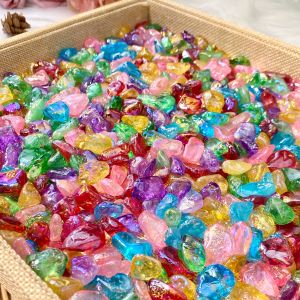 Random 50g/100g High Quality Aura Clear quartz Chips Decoration Natural Crystal Raw Stone Birthday gift Scene decoration.