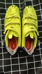 ขายโล๊ะ พื้นคาร์บอน รองเท้าปั่นจักรยาน SIZE 41/42/44 โรงงาน Santic