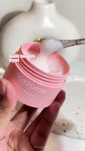 glad2glow moizturizer pomegranate 5% niacinamide brightening moisturizer /mencerahkan