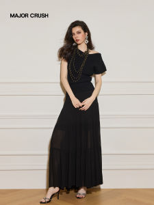 Elegant Black French Style Night Rose Off-shoulder Top and High-waisted Skirt Set