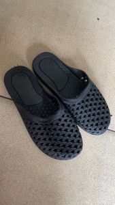 รองเท้าแตะกลางแจ้งแบบสวมสำหรับผู้หญิง รองเท้าแตะชายหาดแบบลำลอง พื้นหนา สวมใส่สบาย ป้องกันการลื่น รองเท้าแตะแบบสวม รองเท้าแตะส้นเตี้ย