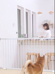 บริการคอกกั้นเด็ก รั้วกั้น ประตูรั้วกั้นบันได ที่กั้นบันได ที่กั้นประตู รั้วกั้นเด็ก กั้นประตูแบบไม่ต้องเจาะผนัง