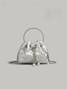 UR Womens Bucket Bag 2025 Summer Fashion Trend Diamond Grid Simple Handbag Shoulder Crossbody Bag Versatile Bucket Handbag