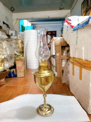 Đèn dầu bằng đồng