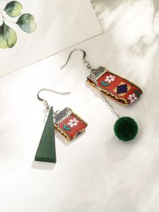 New Arrival Japanese and Korean Ethnic Style Retro Embroider Flower Ribbon Ear Hook Asymmetric Fashion Wool Ball Ear Studs Ear Clip 276