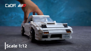 CaDA Initial D Ryosuke Takahashi Mazda RX7 FC3S Brick DIY 1:12 Scale Vehicles Set C61022W