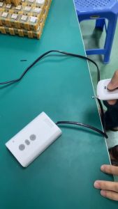 Bộ công tắc điều khiển từ xa đảo chiều động cơ tiến lùi màn chiếu Rèm điện AC 220v 500W