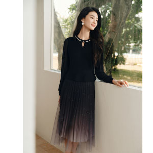 Koradior | Elegant Fitting Wool Dress