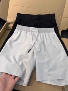 Quần Short Thể Thao Nam Mùa Hè Mỏng Nhẹ Nhanh Khô Quần Chạy Bộ Quần Thể Thao Quần Năm Mảnh Quần Dài Đến Đầu Gối