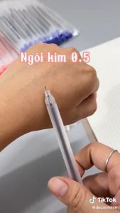 Bút GEL mực nước văn phòng 0.5mm Deli ba màu xanh đen đỏ nhanh khô viết đều trơn tru lâu hết mực