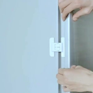 Refrigerator Door Closer Automatic Safety Lock Refrigerator Door Fixing Buckle Self-Adhesive Door Closer To Prevent Gaps Universal Refrigerator Door Sealing Strip Drawer Storage Box Automatic Lock Double Buckle Design To Prevent Opening