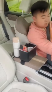 Kotak Penyimpanan Tisu Dengan Cup Holder Untuk Interior Mobil Serbaguna