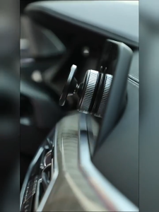 Twist-Lock Suction Magnetic Phone Holder – 360° Swivel & Tilt-Adjustable Mount