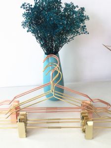 Nordic Style Rose Gold Metal Pants Rack Home Use Simple Gold Color Pants Hanger for Clothing Storage And Organization