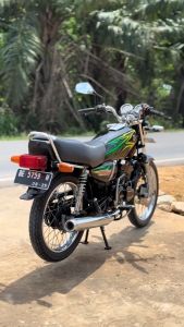 Striping Stiker Polet List Motor Yamaha RX King 2005 Hijau Komplit + Satu Set Emblem Karet Timbul + Stiker OK + Stiker Garansi 3 Tahun Kualitas Terbaik Ter Murah Barokah Sticker