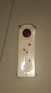 STOP KONTAK GEPENG 2 Lubang + SWITCH GEPENG+S-S7