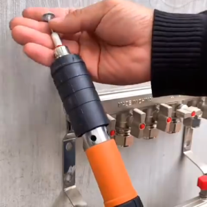 ปืนยิงตะปู เครื่องยิงตะปู แรงดันสูง ปืนยิงตะปูแรงดันสูง ปืนยิงตะปูขนาดเล็ก Nail Guns ปล่อยตะกรันอัตโนมัติ ลดเสียงรบกวนทรงพลัง ใช้งานง่ายเพียงมือเดียว