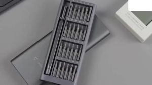 Bộ Vít Hộp Nhựa MiNi 25 in 1 Hít Nam Châm Chất Liệu Thép Bền Bỉ Nhỏ Gọn Tiện Lợi Không Rỉ Dùng Sửa Điện Thoại Đồng Hồ Máy Ảnh Mắt Kính ...