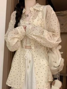 เสื้อเชิ้ตแขนยาวลายจุดสไตล์เกาหลีสำหรับผู้หญิงในฤดูร้อน เสื้อคลุมกันแดดแบบบางหลวมๆ ทรงหลวมๆ สำหรับใส่ทำงาน
