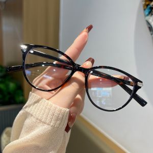 Kính Mắt Mèo Nữ Retro Thiết Kế Nghệ Thuật Thẩm Mỹ Cao Chống Ánh Sáng Xanh Gọng Titan Phong Cách Thường Ngày Đa Năng Bảo Vệ Thị Lực