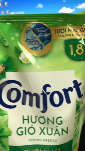 Nước xả vải Comfort hương gió Xuân 1.8L