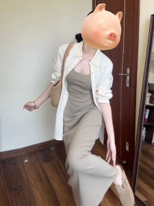 ชุดเดรสยาวสายเดี่ยวสไตล์ฝรั่งเศส ฤดูใบไม้ร่วง 2025 ชุดเดรสยาวเอวสูง ทรงเอ แขนยาว ผ้าผสมโพลีเอสเตอร์และ Viscose