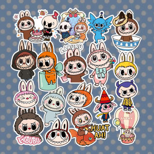 Labubu ผู้นำใหญ่ที่น่ารักและเทรนดี้ กาวกันน้ำคอมพิวเตอร์ โพลีเอสเตอร์ กาวหนังสือบันทึกการเดินทาง กาวแท็บเล็ต กระเป๋าเดินทาง แท็บเล็ต อุปกรณ์เสริมคอมพิวเตอร์