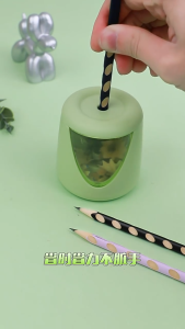 LVYIMAO ⭐ Kapybara เครื่องคมไฟฟ้า 2B ดินสอและเครื่องคมดินสออื่น ๆ เครื่องโกนดินสออัตโนมัติ Capybara เครื่องโกนดินสอไฟฟ้ากล่องโปร่งใส เครื่องเขียนสำหรับเด็ก เครื่องโกนดินสอด่วน มาพร้อมกับสติกเกอร์การ์ตูน