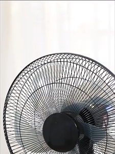 4-Cup Fan Ice Cooler Refillable Hanging Cooling Box for Hot Weather Relief